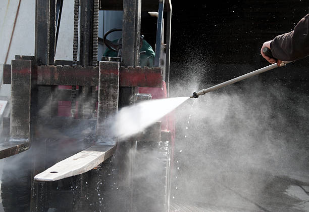 Best Window and Screen Pressure Cleaning in Savanna, IL