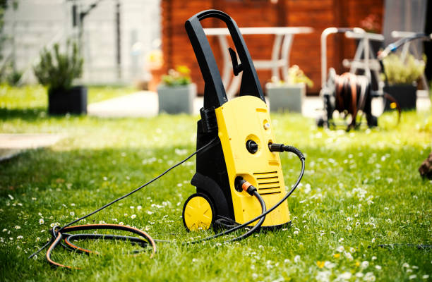 Best Pool Deck Cleaning in Savanna, IL